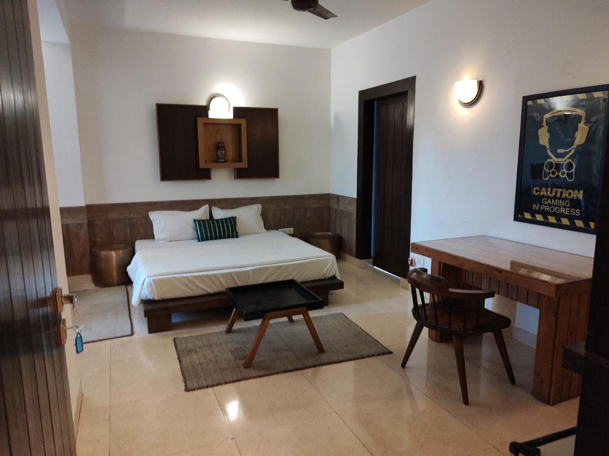 Aakritii Hotels Гургаон Экстерьер фото