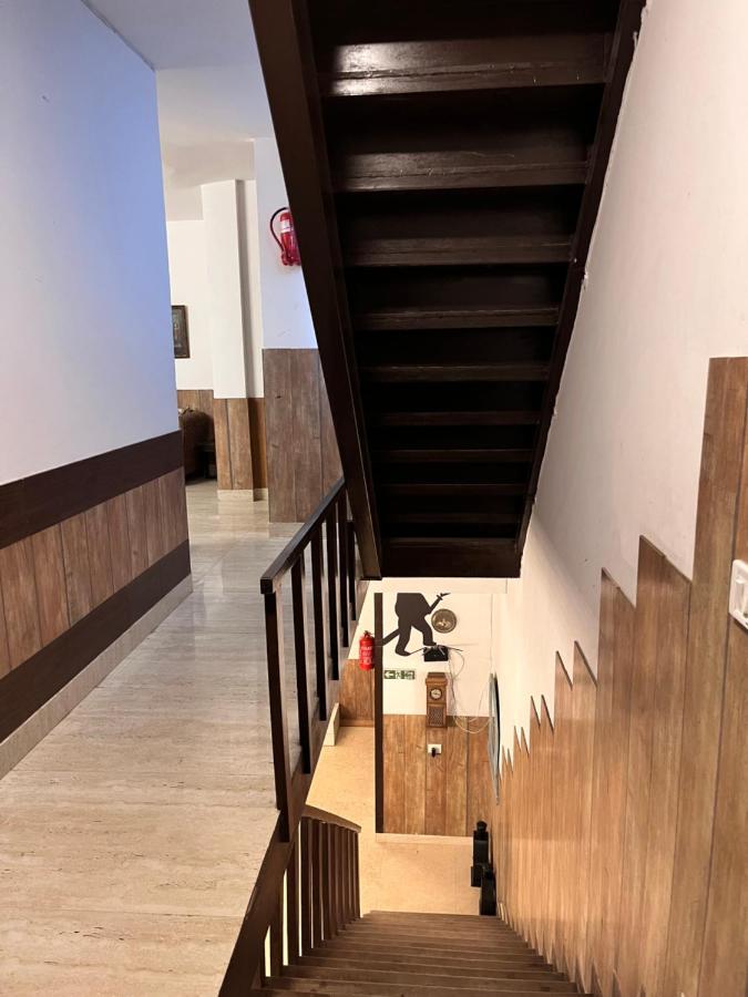 Aakritii Hotels Гургаон Экстерьер фото