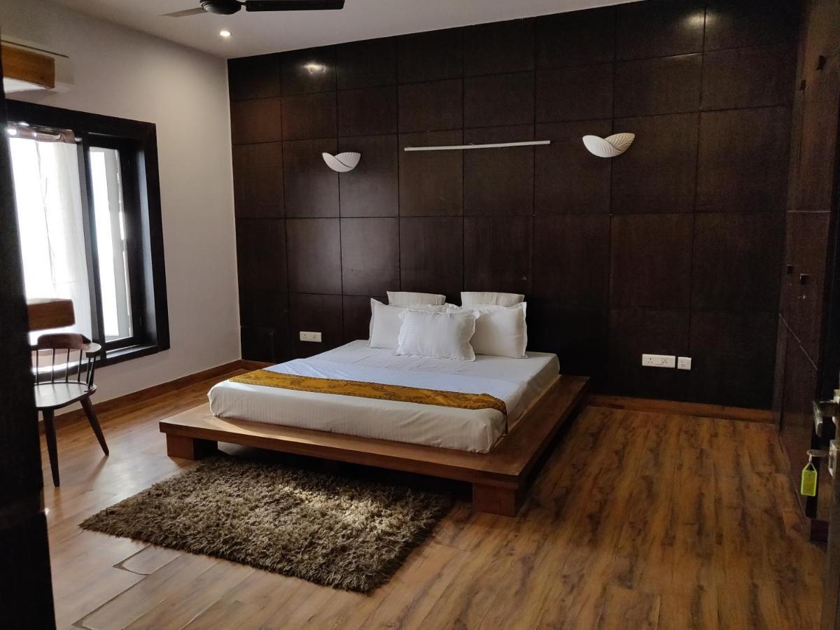 Aakritii Hotels Гургаон Экстерьер фото